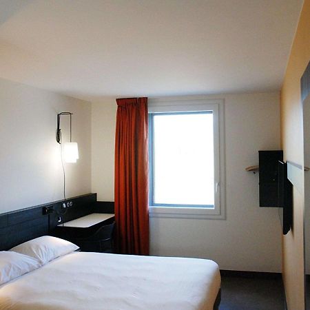 Ibis Budget Annecy Sud-Poisy Hotel Exterior foto